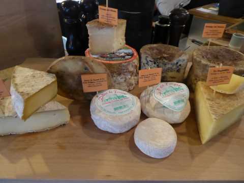 Les fromages du restaurant Anicia à Paris