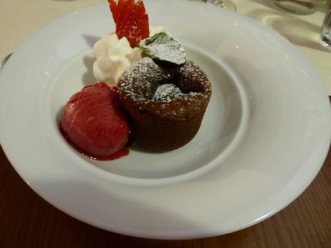 Fondant au chocolat et sorbet griotte